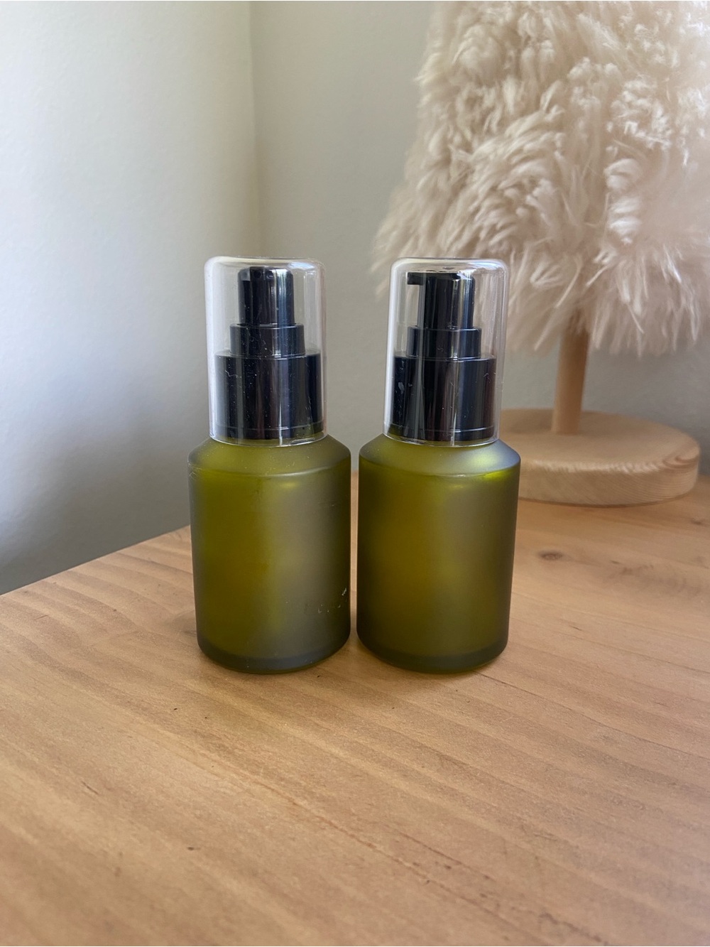 60ml/2OZ Refillable Glass Pump Bottle Frosted Green Cosmetic Makeup Bottles 2pk